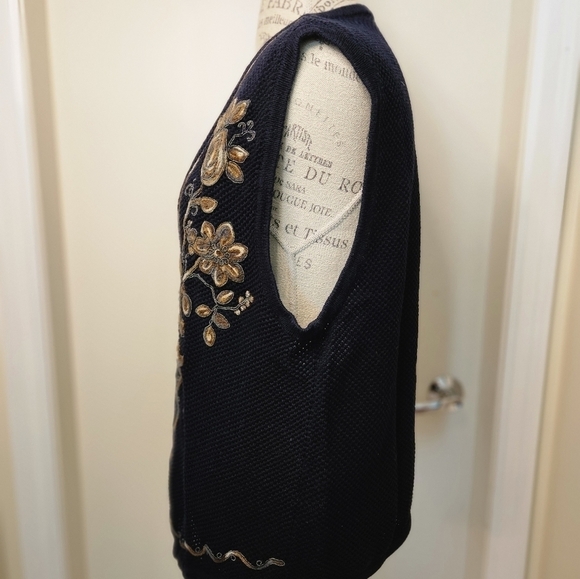 90s Embroidered Sleeveless Knit Cardigan Vest - Picture 2 of 12